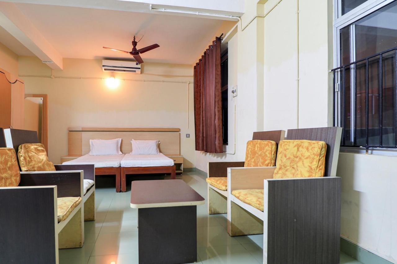 SPOT ON 60610 Malabar Tourist Home Kannur Bagian luar foto