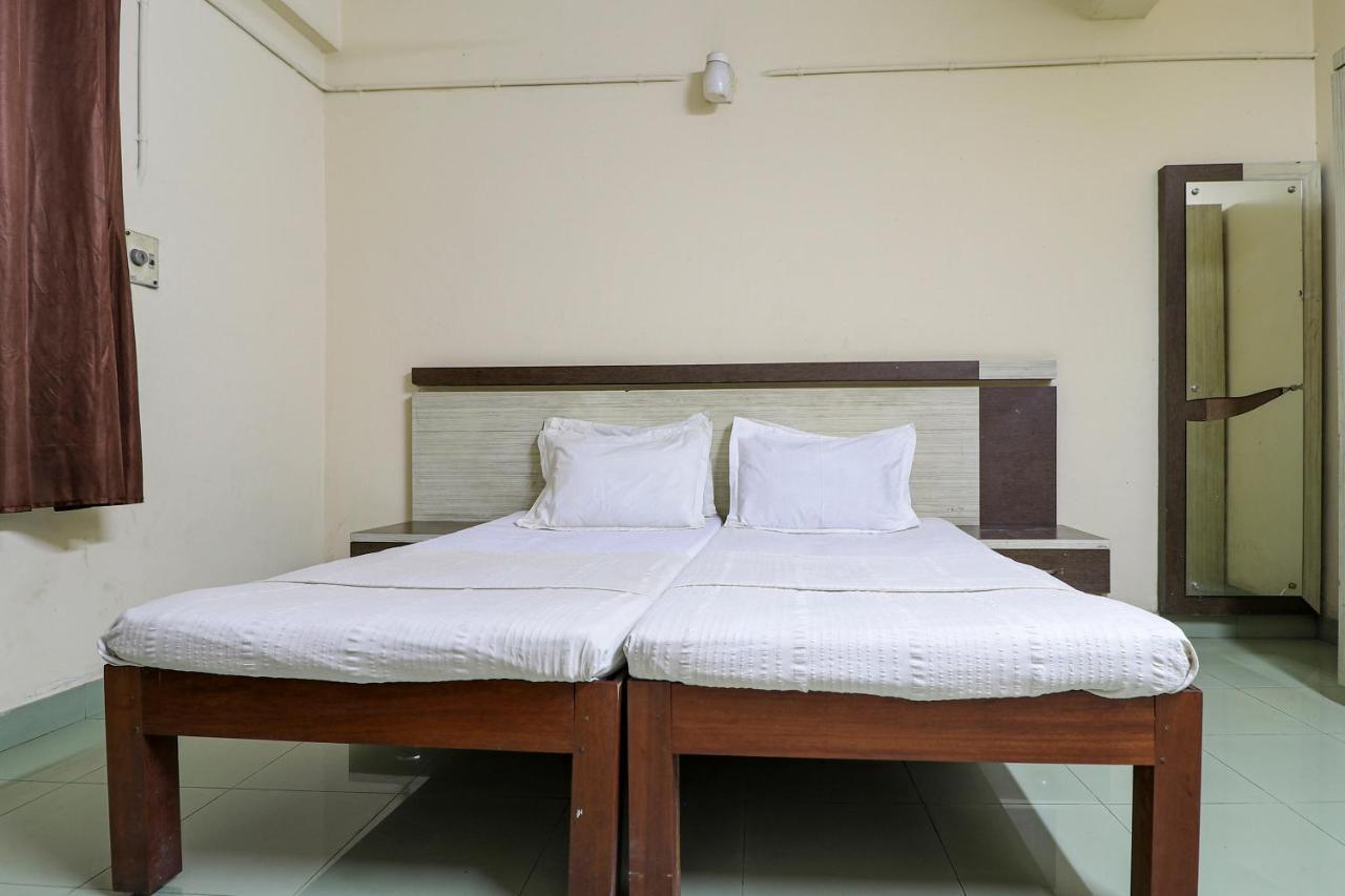 SPOT ON 60610 Malabar Tourist Home Kannur Bagian luar foto