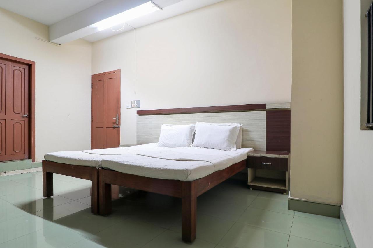 SPOT ON 60610 Malabar Tourist Home Kannur Bagian luar foto