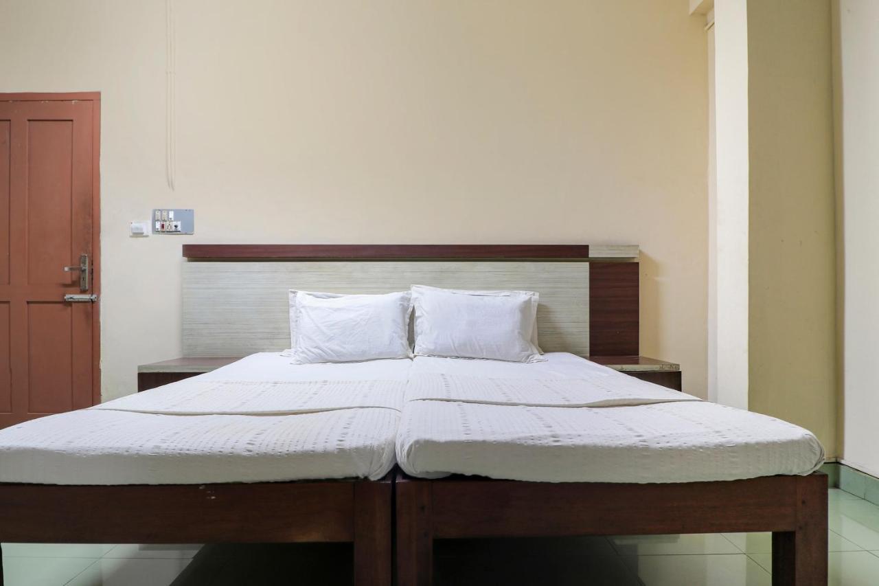 SPOT ON 60610 Malabar Tourist Home Kannur Bagian luar foto