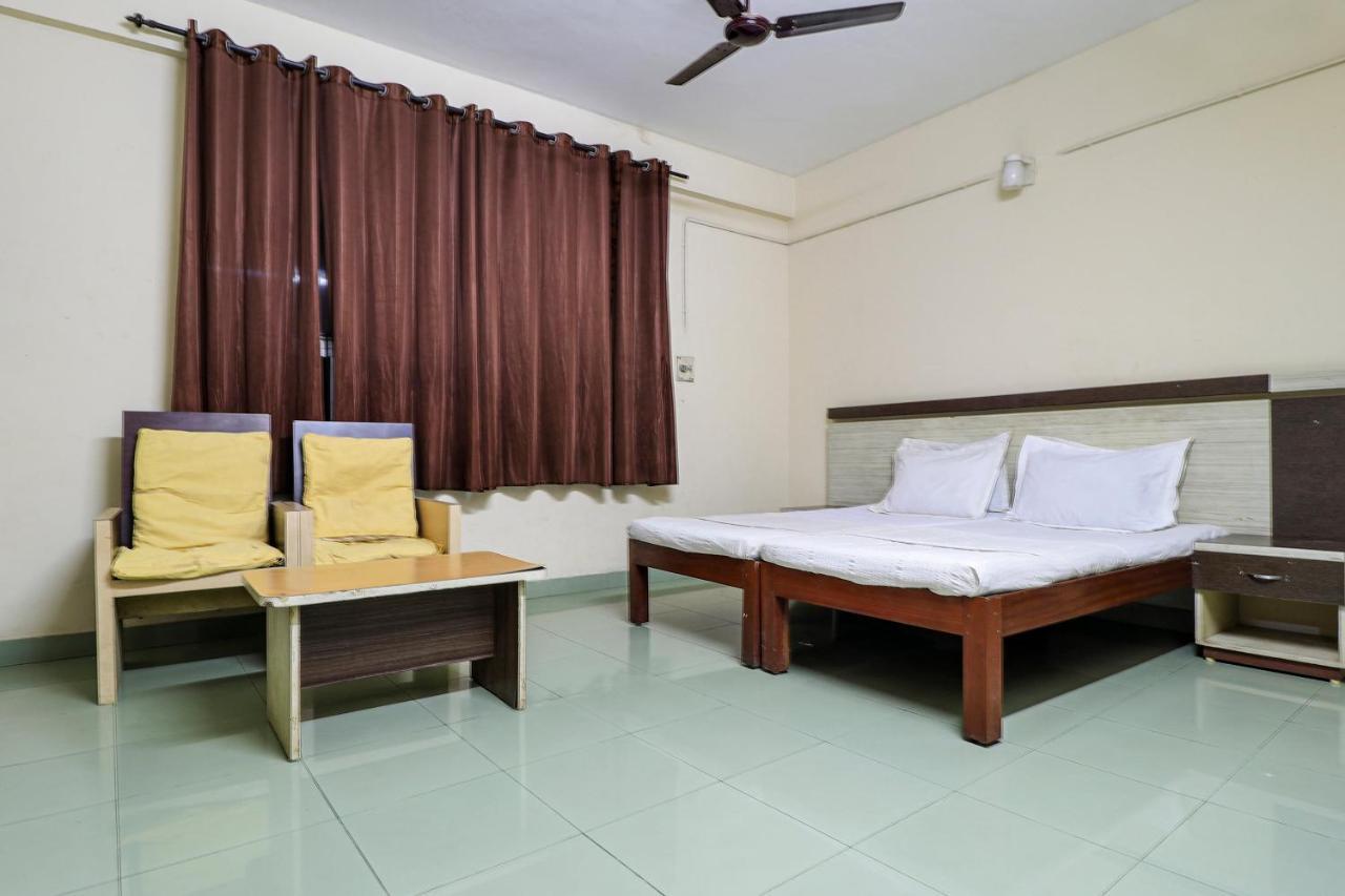 SPOT ON 60610 Malabar Tourist Home Kannur Bagian luar foto